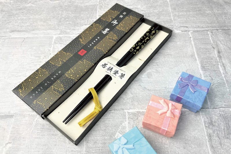 Terra Distribution Premium Japanese Chopsticks Reusable [ Made in Japan ] Traditional Lacquer Art Wooden Chopsticks (Black(YM003)) - Image 5