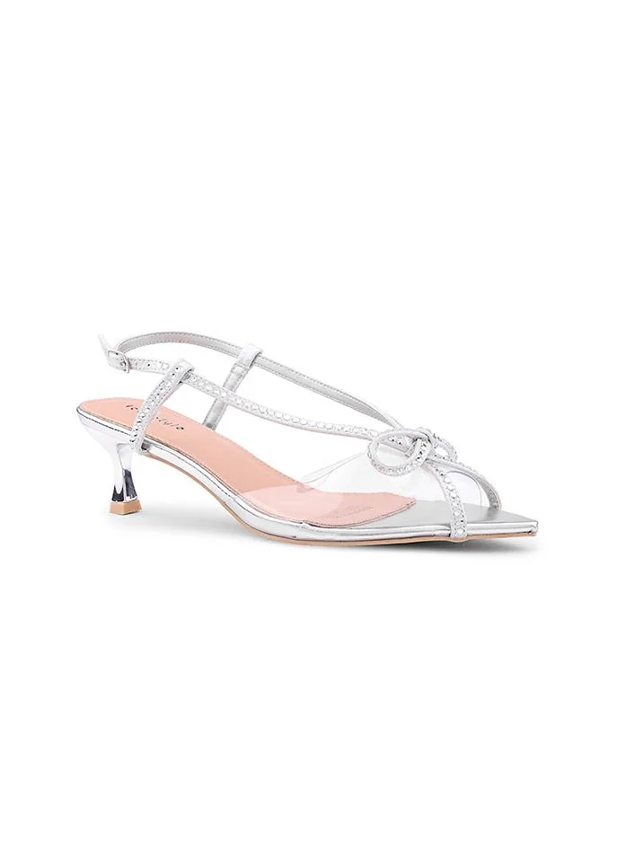 أيقون Delicate strap design with a refined heel.