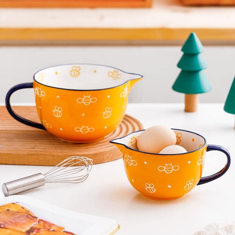 Gaolinci Cute Bee Pattern Kitchen Ceramic Mixing Bowl, 0.5 Quart Large Bowl, with Pouring Spout and Handle - Image 4