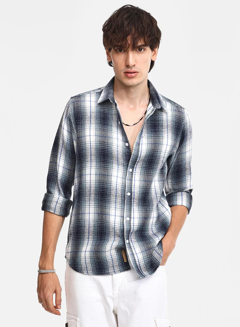 كامبوس سوترا Men's Navy Blue & Ivory White Ombre Buffalo Check Shirt For Casual Wear | Spread Collar | Long Sleeve | Button Closure | Shirt Crafted With Comfort Fit For Everyday Wear