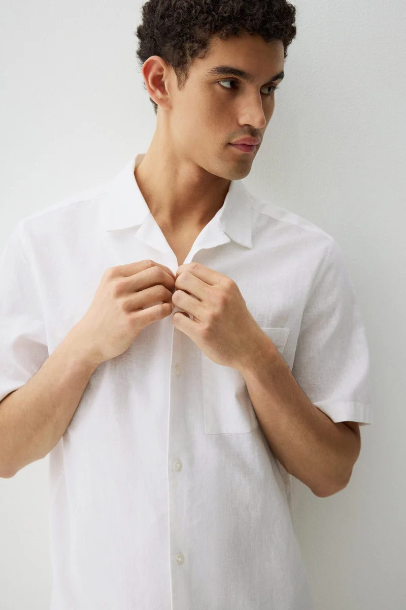 H&M Regular Fit Short-sleeved linen-blend shirt