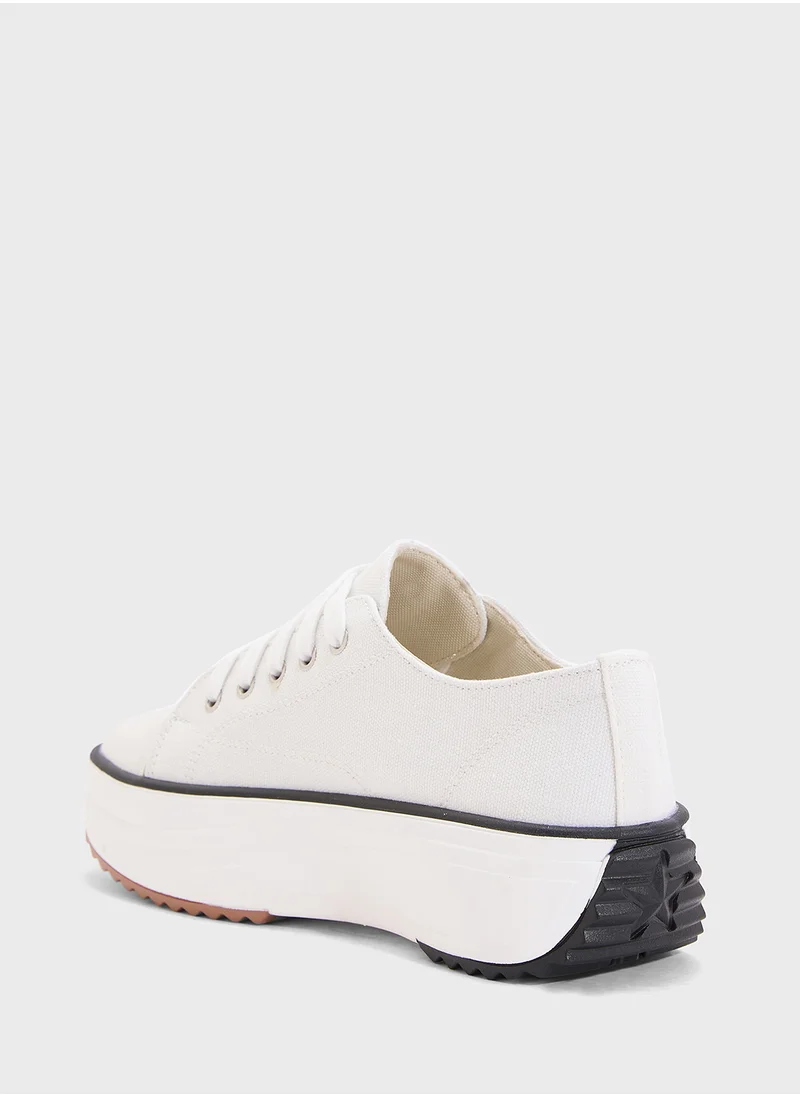 جينجر Canvas Lace Up Platform Sneaker