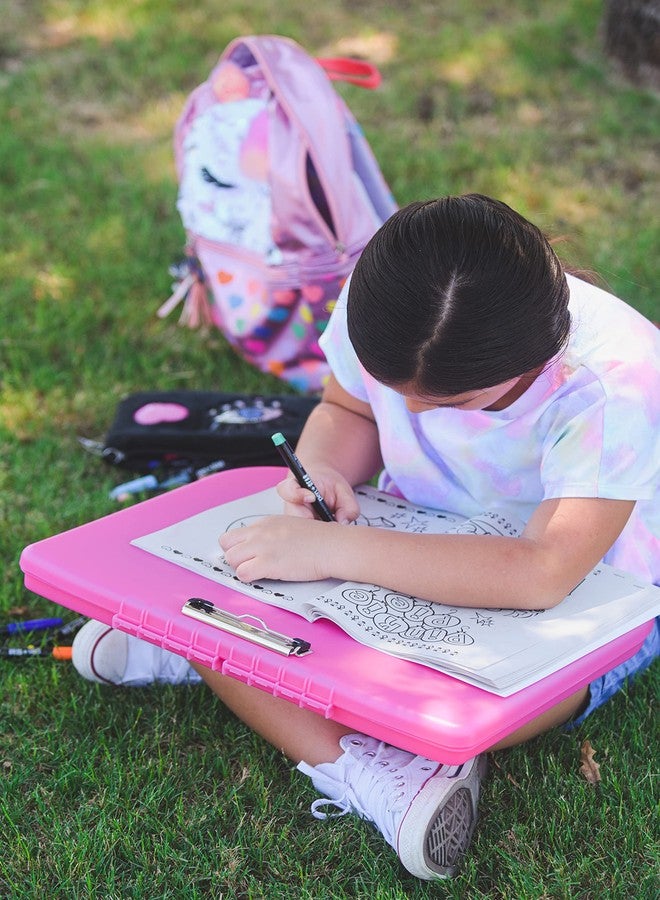 ديكساس طاولة محمولة من DEXAS مزودة بمساحة تخزين، ومقبض مدمج، ومشبك سلك خارجي، مقاس 18 بوصة × 15.25 بوصة × 1.38 بوصة، لون وردي مع مزلاج أبيض - Image 4