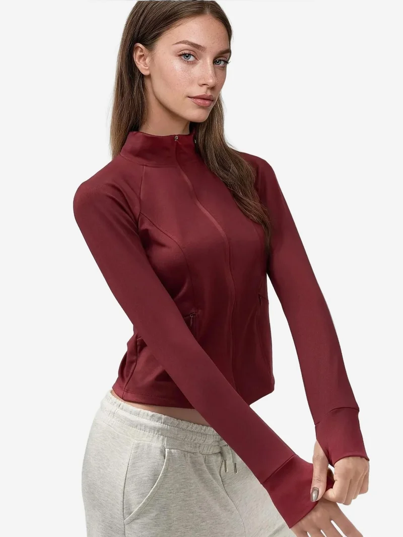 هيكاب بلوزة رياضية محبوكة بياقة مدورة