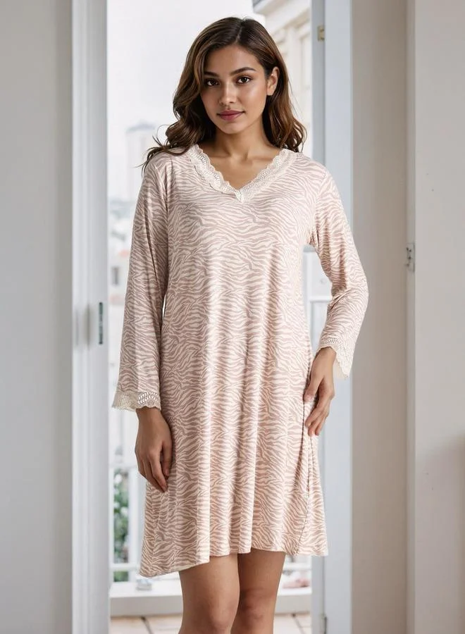 سبلاش فيڤ فستان نوم بياقة على شكل حرف  بطبعة حيوانات