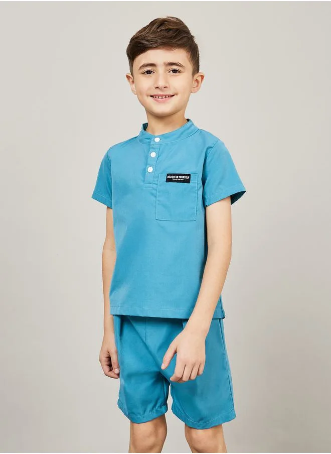 ستايلي Solid Mandarin Collar T-Shirt & Shorts Set