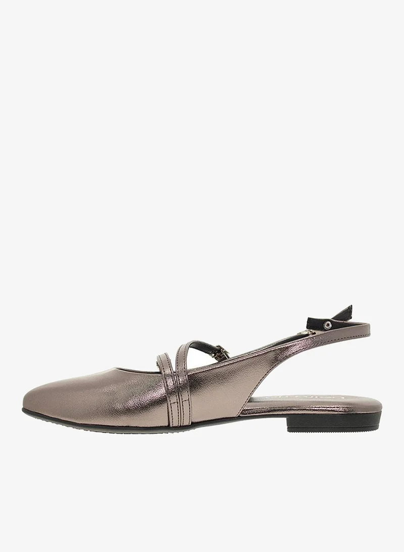 Beira Rio Grey Flat Sandals for Women – Stylish Ladies Flat Sandals & Comfortable Flat Slippers for Women | Best Price UAE