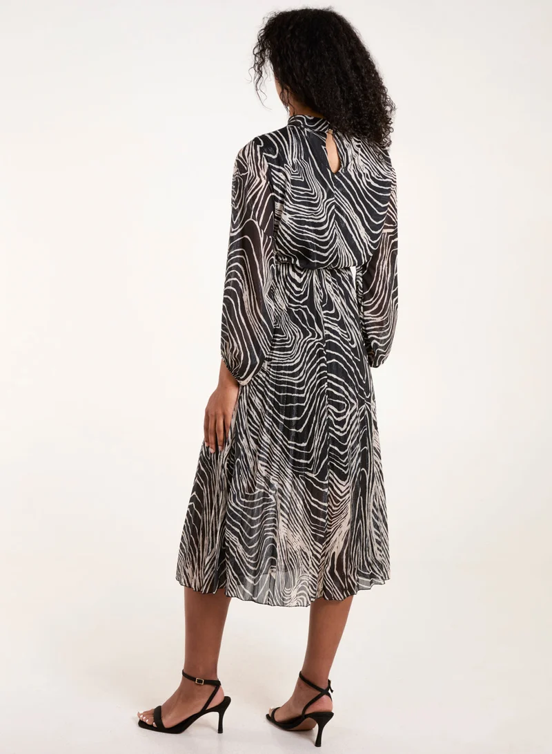 بلو فانيلا High Neck Pleated Dress