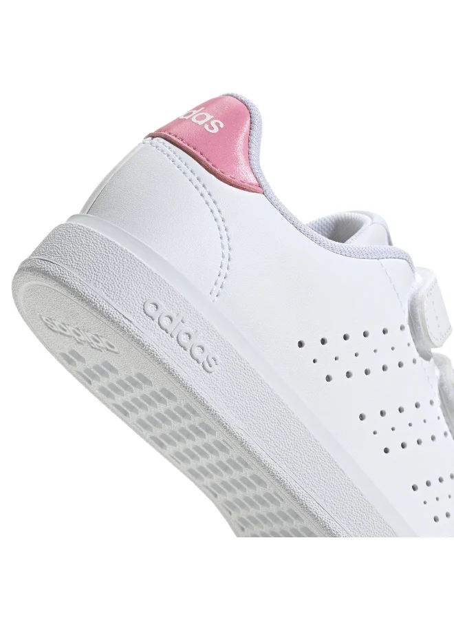 adidas أحذية رياضية للأطفال بيضاء   .