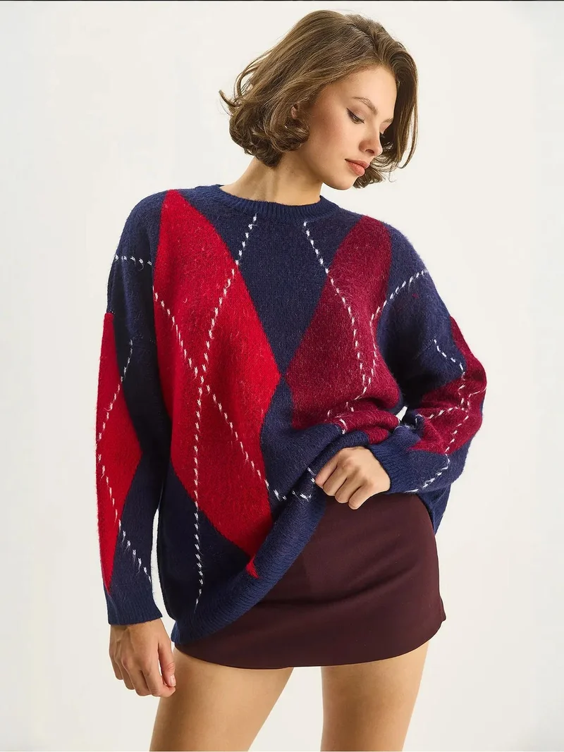 بيانكو لوتشي كنزة لوتشي بطبعة ألماس واسعة