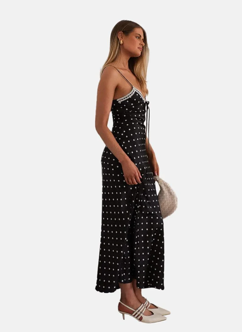 يونيكي Black Sweetheart Neck Polka Dots Print Shift Dress