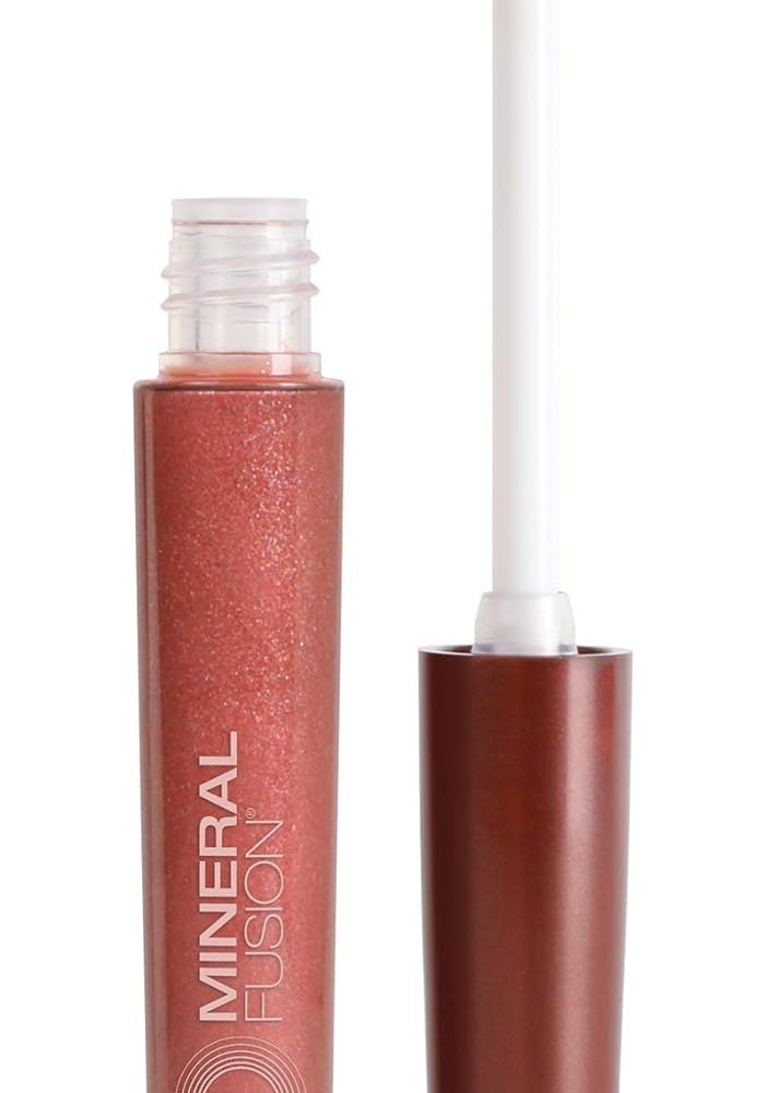 Mineral Fusion Lip Gloss in Captivate - 0.135 Ounce with Luminous Color and Nourishing Botanicals - Image 2