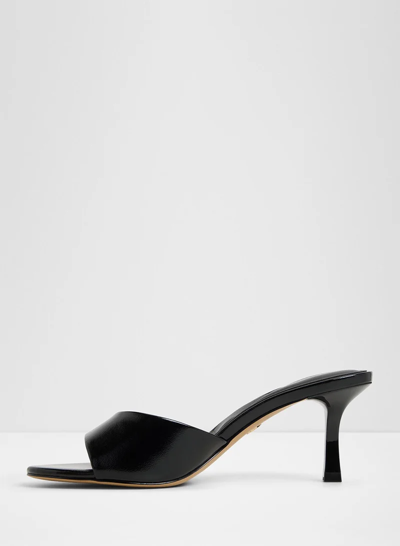 الدو صنادل بكعب أنابيراين