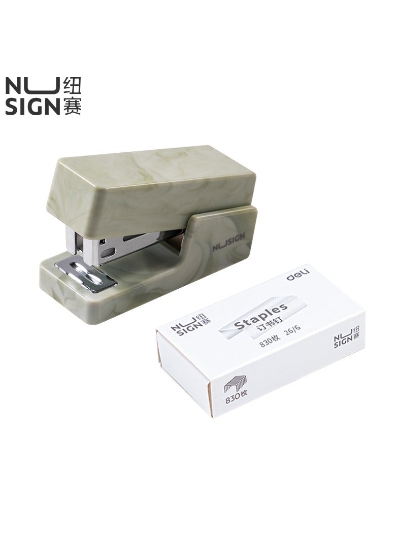 Deli دلي نوسيجن NS083C دبابيس مكتب صغيرة، سعة 12 ورقة، آلية فولاذية مع غلاف ABS وقاعدة مضادة للانزلاق، تحميل 40 دبوس، أخضر - Image 1