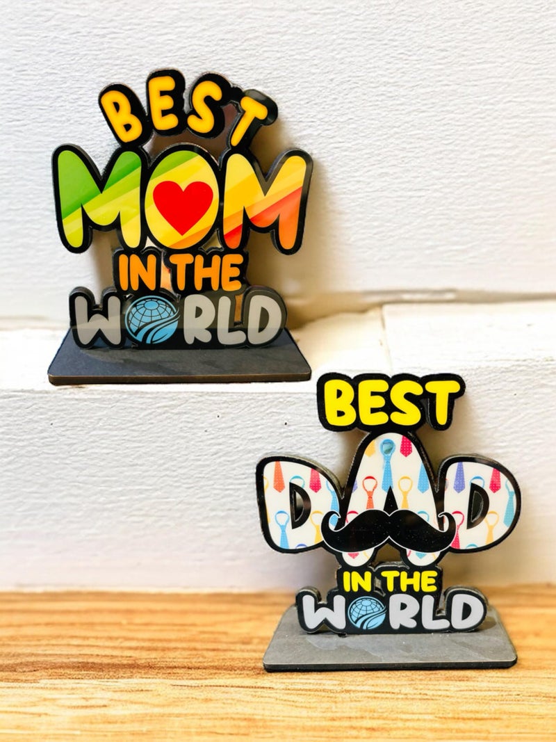 WARMINGO DE Best Mom & Dad In The World Wooden Trophy Combo | Best Gift For Mother Father Wedding Anniversary | Mothers Fathers Day Gift Multicolor (6 x 5.5 Inches Each) - Image 1