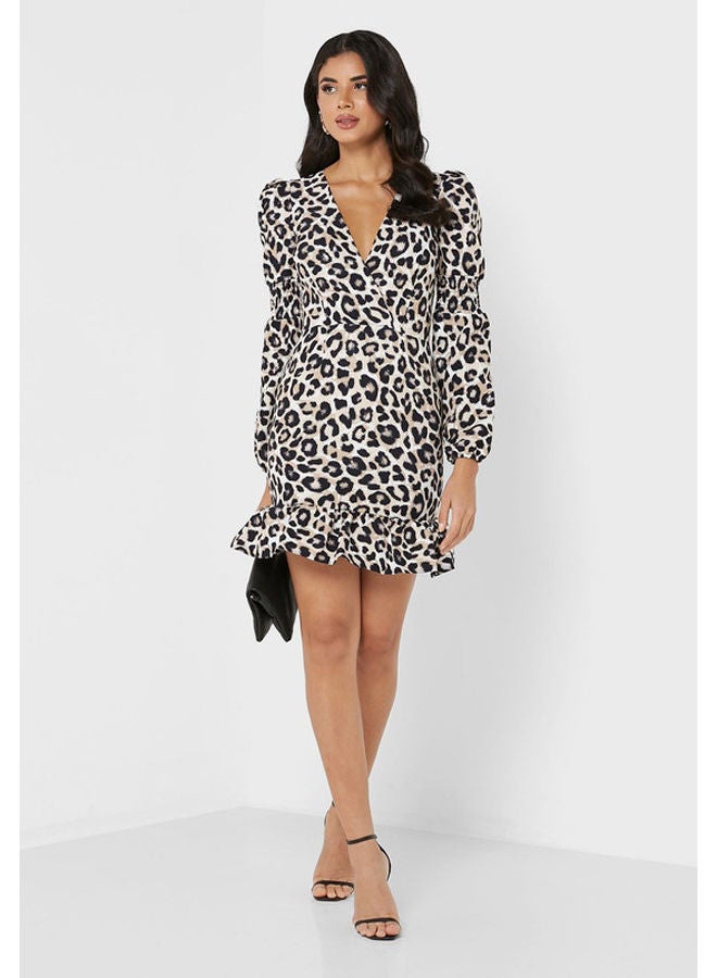 Little Mistress فستان بحاشية مكشكشة مطبوع من Surplice - Image 2