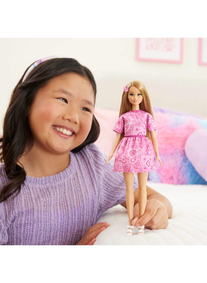 Barbie Fashionistas Style Doll #249 with Blonde Hair, Wearing Pink Paisley Skirt, Pink Paisley Shirt, White Platform Sandals - Image 2