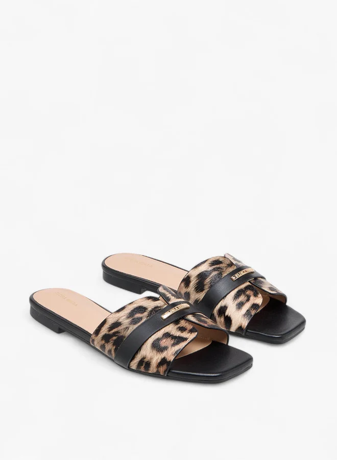 فلورا بيلا من شو إكسبرس Women Animal Print Slip-On Flat Sandals