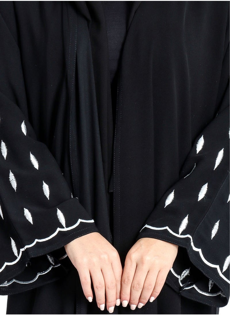 اكسا - عباية تطريز يدوي نجوم AIK8051 اسود - Image 1