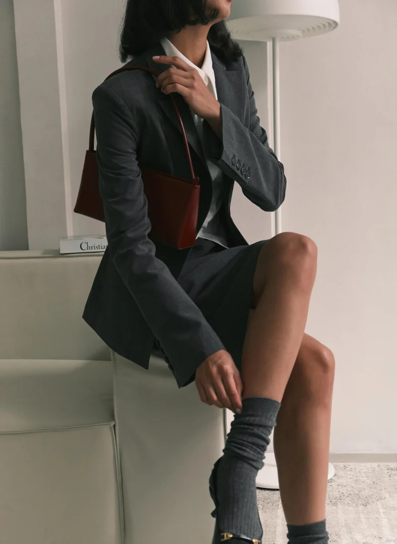 ليتشي سترة ملائمة من القماش المناسب