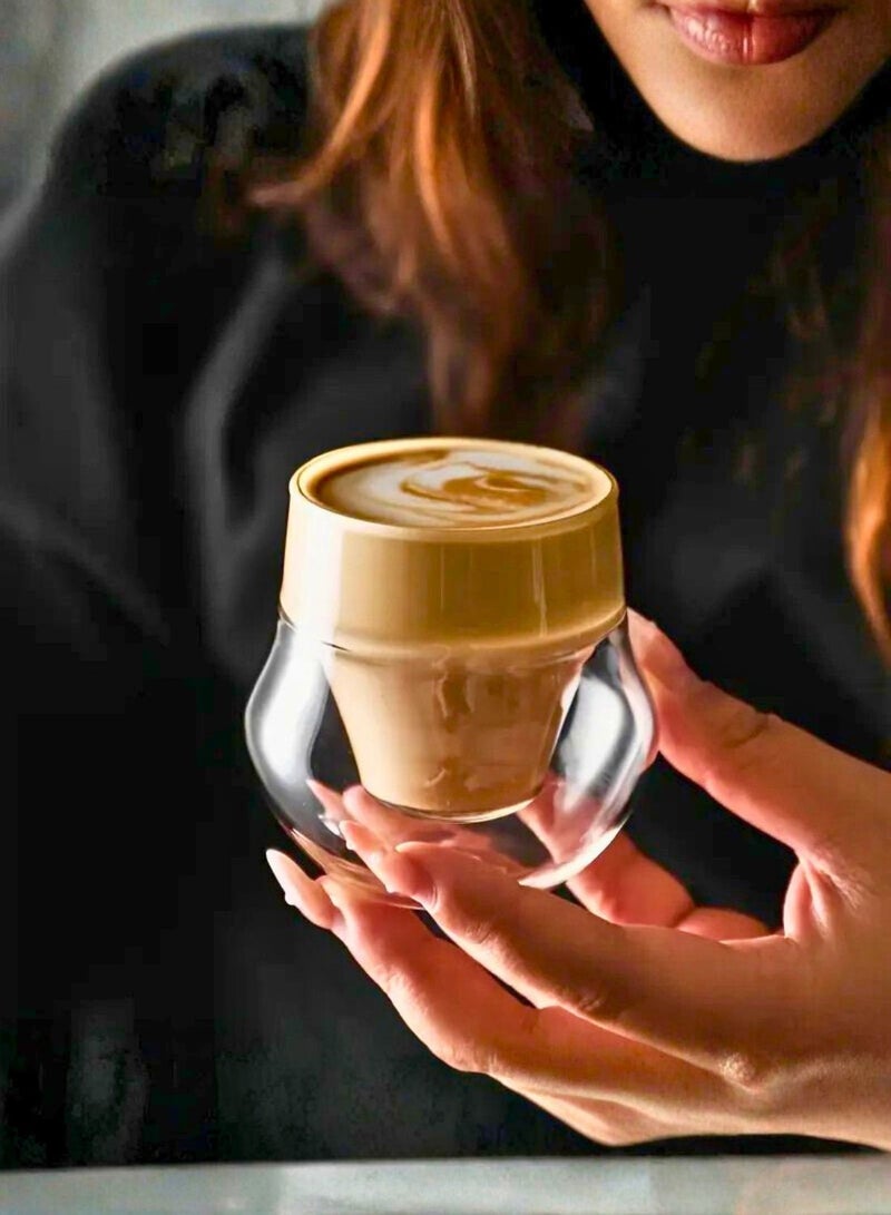 1 تشيس طقم أكواب قهوة زجاجية معزولة بجدار مزدوج، 100 مل، مقاومة للحرارة من البورسليكات، تصميم منحني عصري للمشروبات الساخنة والباردة، قطعتين - Image 3