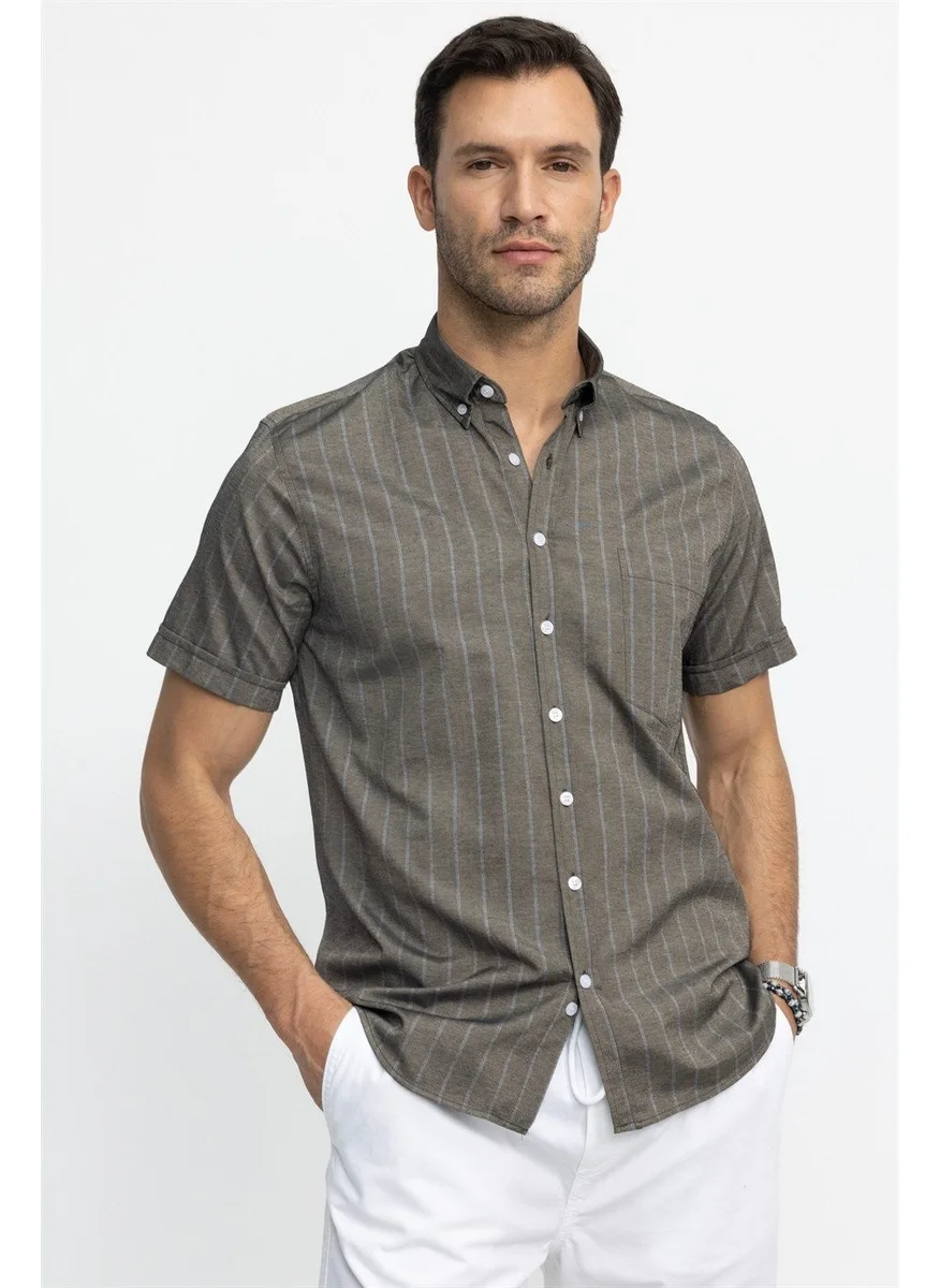 تودورس Classic Fit Button Collar Short Sleeve Striped Cotton Shirt