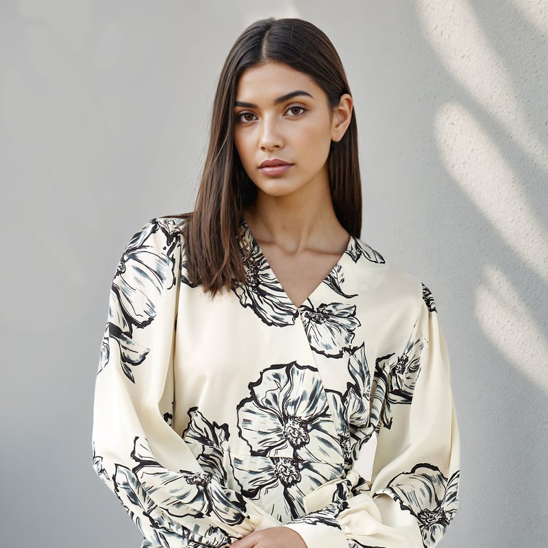 ايكونيك بلوزة ملفوفة بطبعة زهور بقصة مريحة أيقونية - Image 4