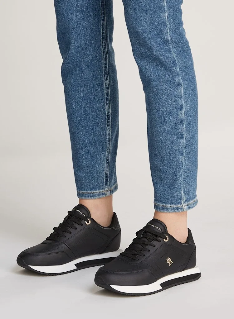 TOMMY HILFIGER ELEVATED ESSENT RUNNER MONOGRAM