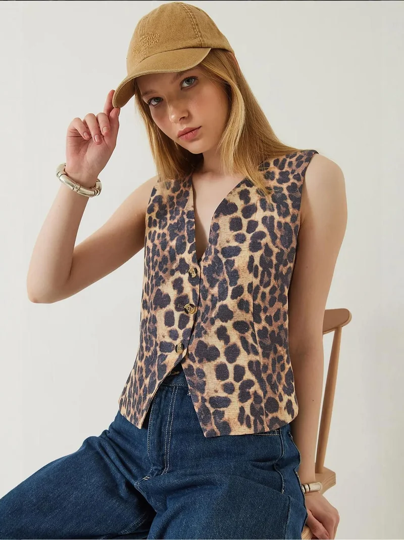 LUCCI Leopard Print V-Neck Buttoned Waistcoat