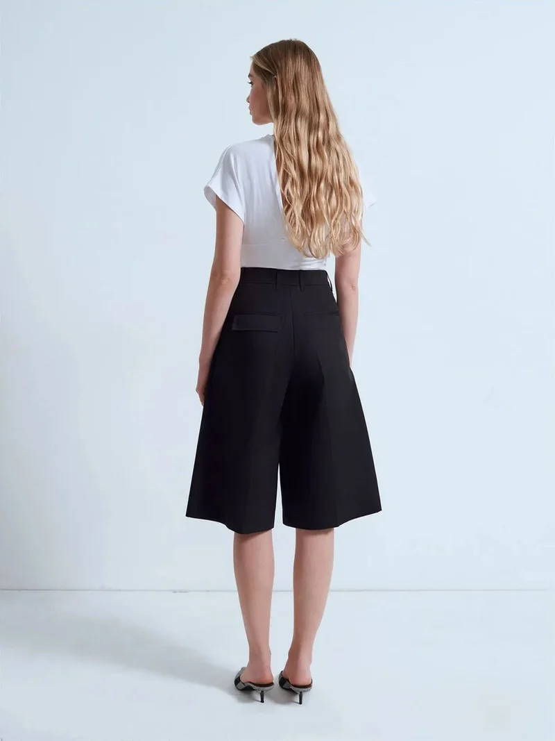 ديلفين DILVIN High-Waist Cotton Poplin Capri Shorts