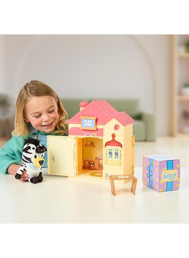 بلوي مجموعة ألعاب مفاجئة من بلوي بلاي ديت | بيت لعب بلوي مع أثاث وإكسسوارات | لعبة تقمص أدوار خيالية للأطفال | مجموعة بلوي الرسمية - Image 2
