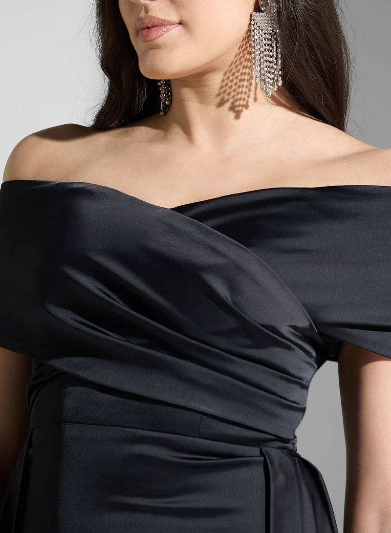 Akadia Fashion Off Shoulder Pleated Maxi Dress