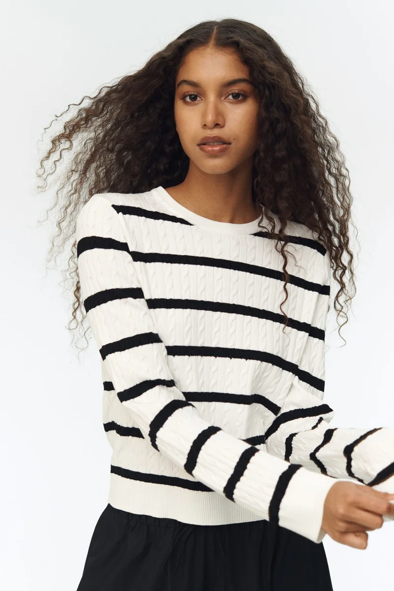 Cable-knit jumper