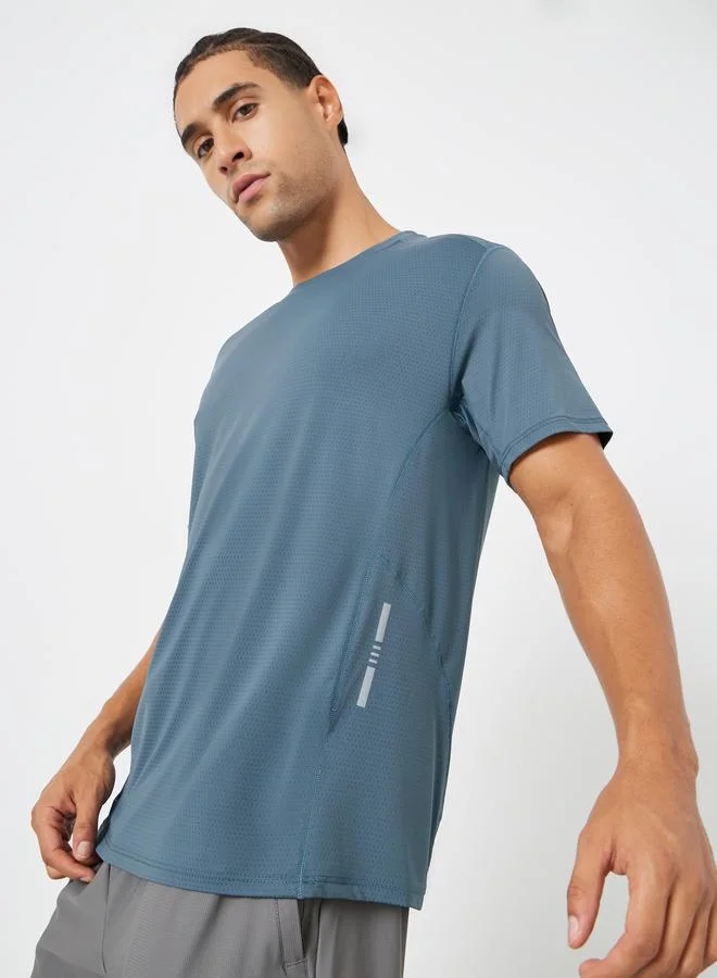 ستايلي اكتيف تيشيرت رياضي بقصة عادية سريع الجفاف بنسيج مميز