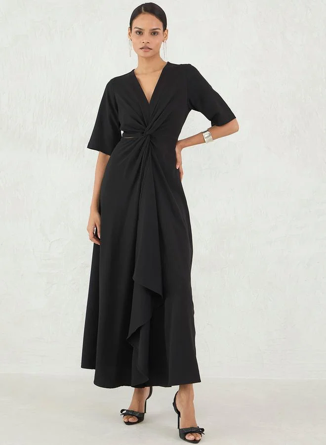 Femmella Femmella Black Solid Twisted Front A-Line Maxi Dress