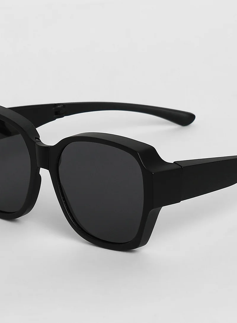 Haute Sauce Haute Sauce Unisex Foldable Oversized Sunglasses For Casual Wear | One-Size | Black Polycarbonate Frame | Black Polarized Lens | Full Rim | Eyewear For Woman & Girls