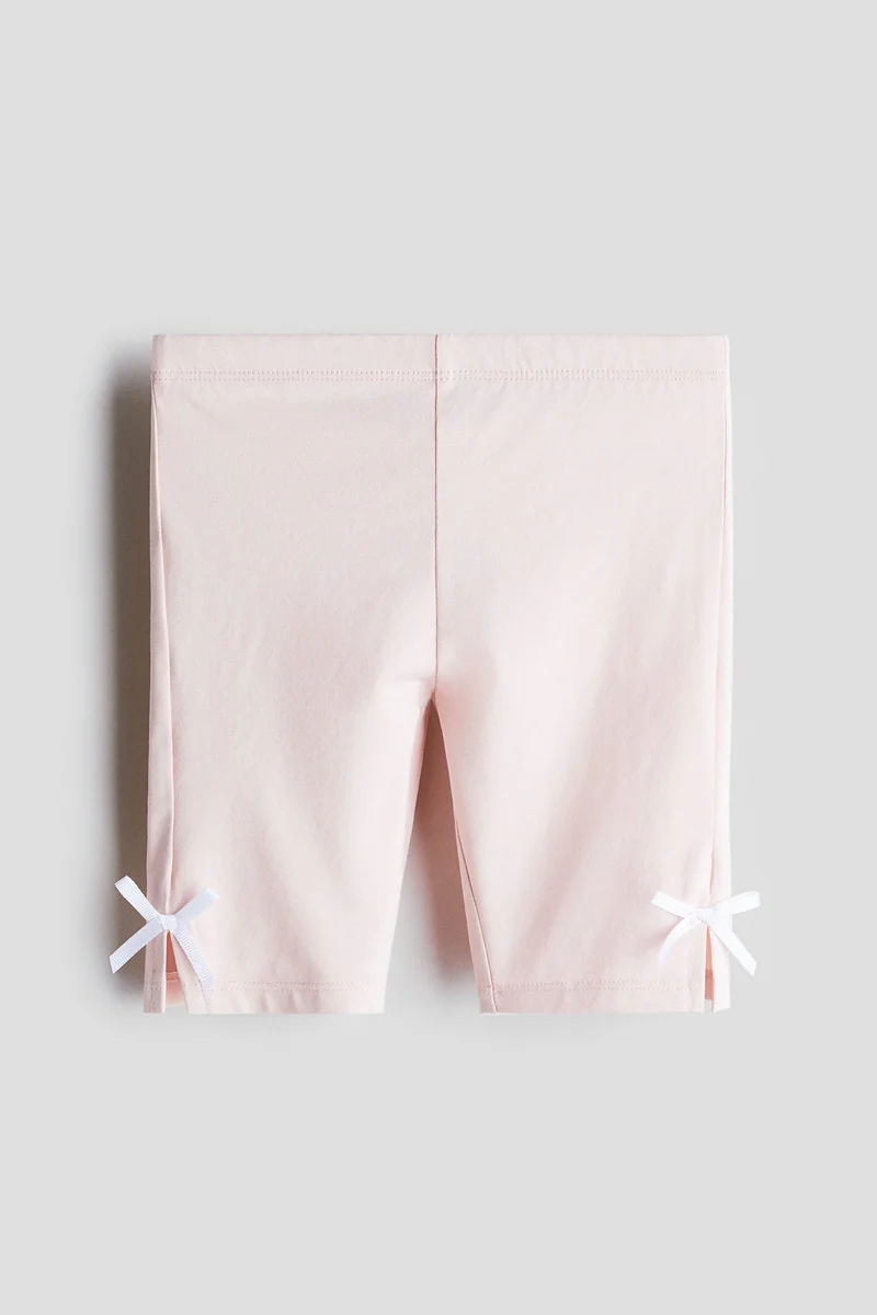 اتش اند ام شورت رياضي ضيق بتفاصيل فيونكة