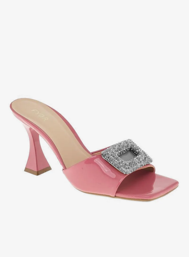 فايور صندل بكعب مزين ببروش