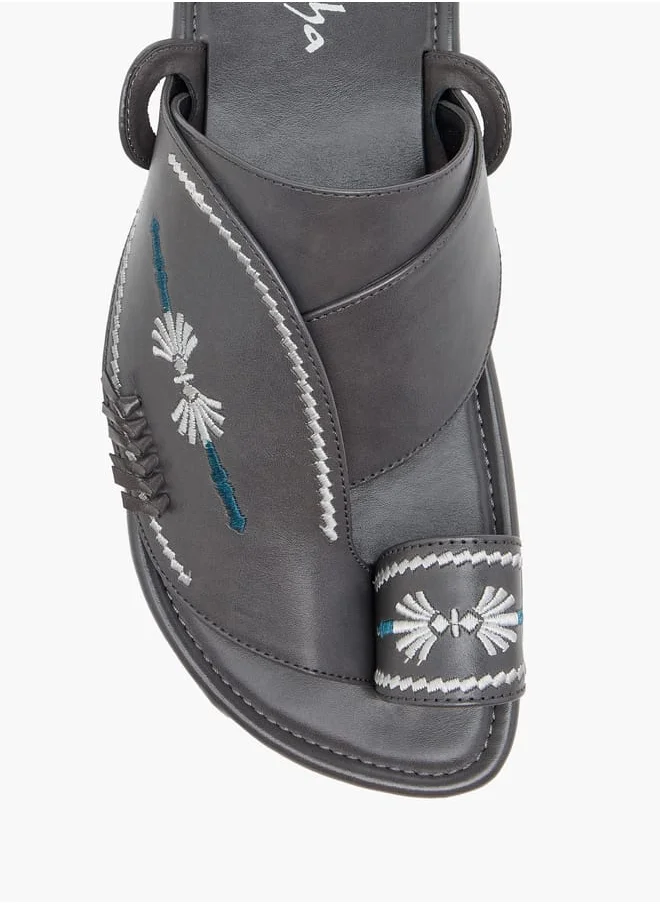 الواحة Men Embroidered Slip-On Arabic Sandals with Toe Loop