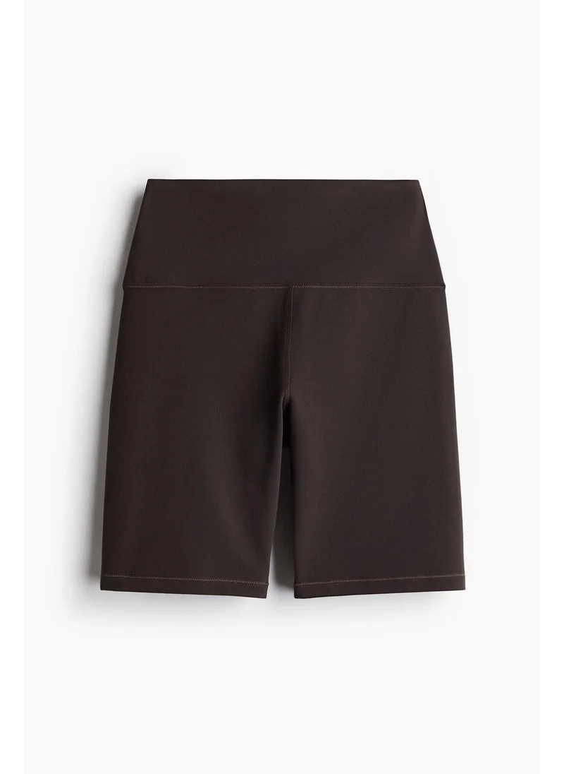 اتش اند ام Sports cycling shorts with SoftMove™ Lycra®