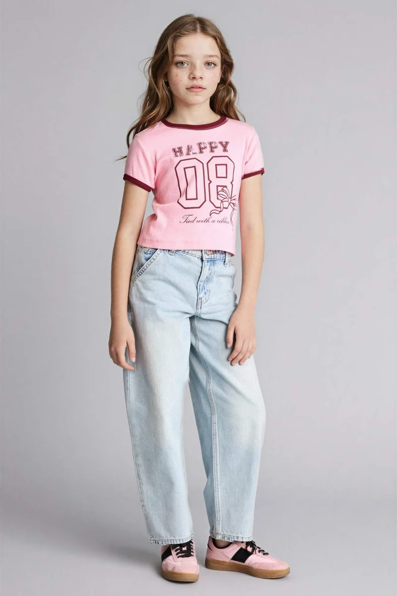 ديفاكتو Girl Slim Fit Slogan Short Sleeve T-Shirt