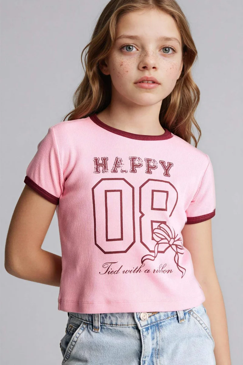 ديفاكتو Girl Slim Fit Slogan Short Sleeve T-Shirt