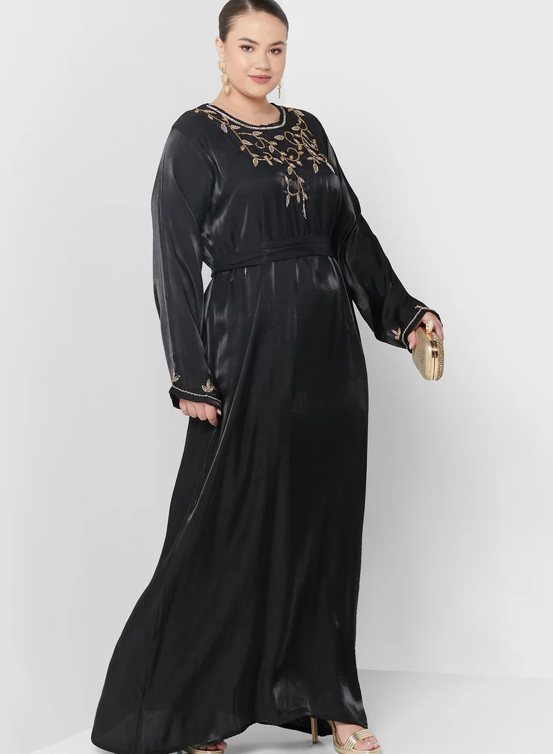 Hayas Closet Curve Embellished Belted Jalabiya