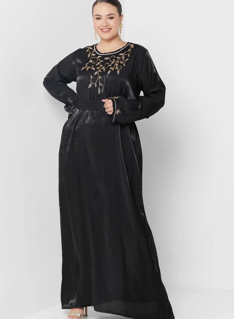 Hayas Closet Curve Embellished Belted Jalabiya