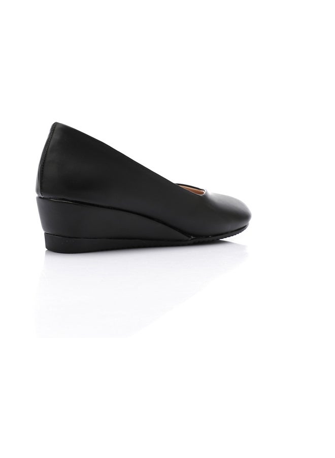 Ice Club Women’s Fashion Flat Shoes with Simple Design Suitable for Everyday Casual and Office Outfits - Image 3