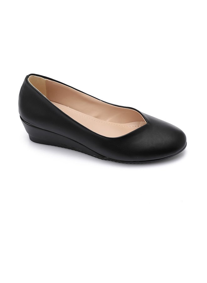 Ice Club Women’s Fashion Flat Shoes with Simple Design Suitable for Everyday Casual and Office Outfits - Image 1