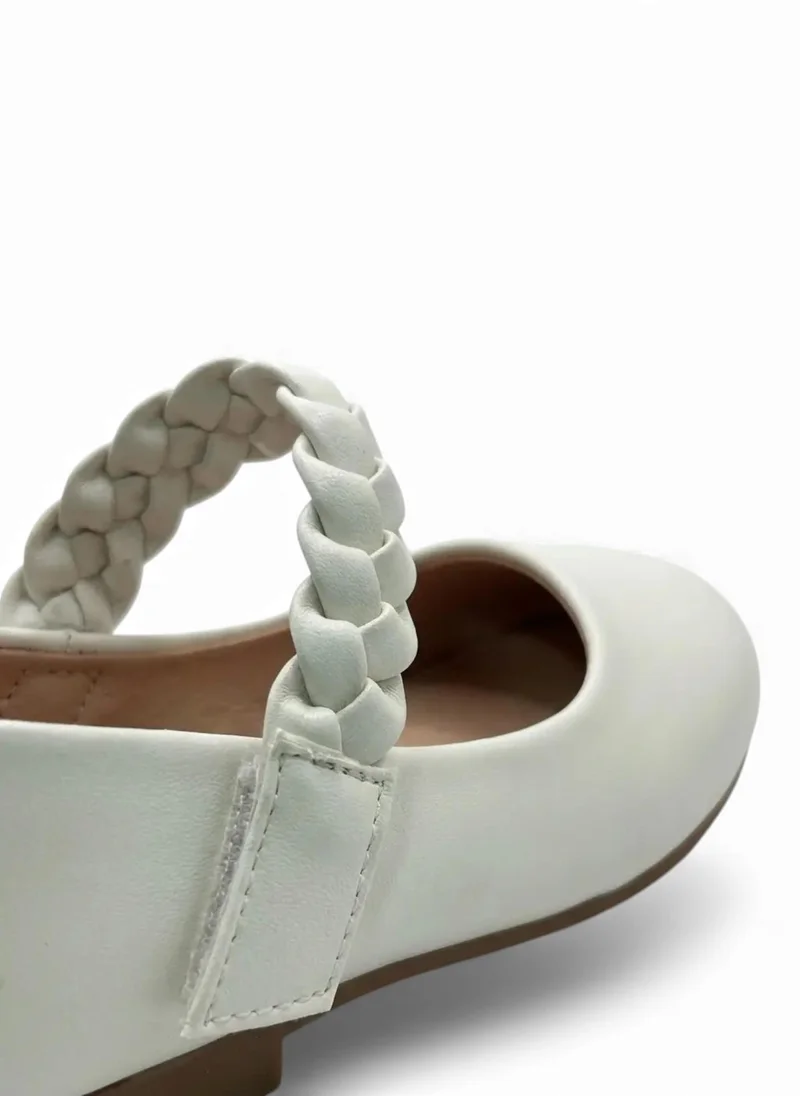 Geoomnii  Junior Girls’ Closed Flat Shoes – Comfortable, Lightweight & Everyday Wear for Women | Best Price UAE