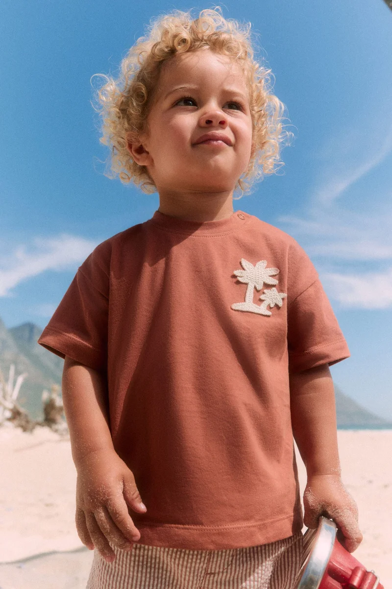 اتش اند ام تي-شيرت مزخرف