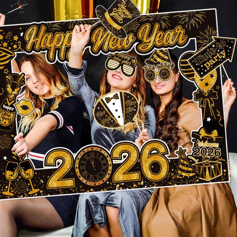 مجموعة كشك الصور لليلة رأس السنة 2026 - 30 قطعة ذهبية من إكسسوارات الحفلات للصور - إطار سيلفي كبير مقاس 80 × 60 سم لتزيين احتفالات ليلة رأس السنة - Image 4