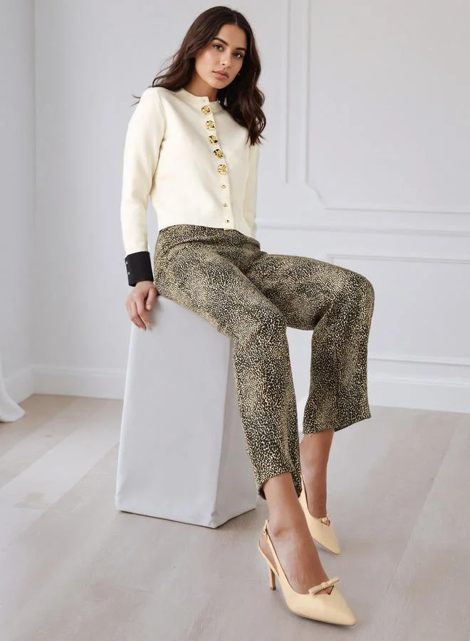 ايكونيك كارديجان بأزرار مزين بالزهور